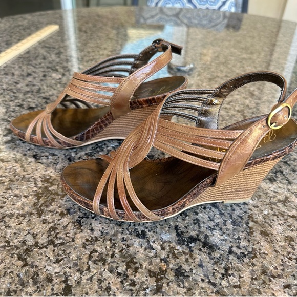 ROMANTIC SOLES Women's Wedge Strappy Sandals Caramel Brown Size 7B - Picture 6 of 14